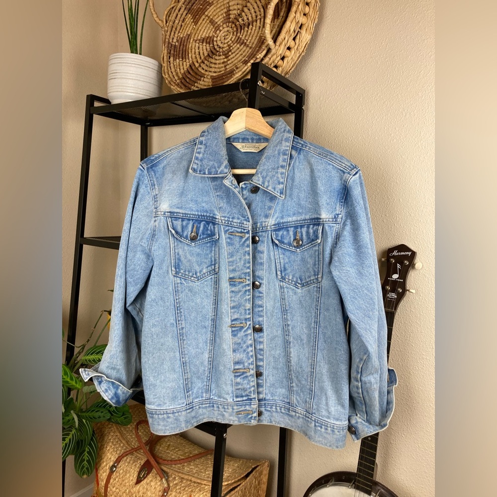 VINTAGE denim jacket, light wash, petite S. St. John’s bay